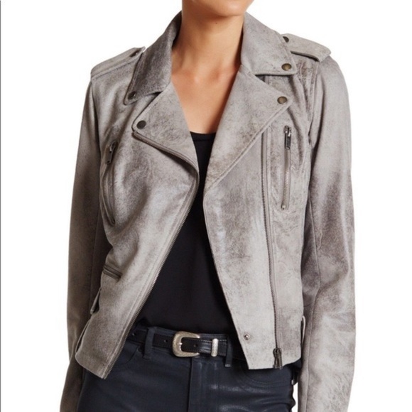 So good I had to share! Check out all the items I'm loving on <a href="/Poshmarkapp/">Poshmark</a> from <a href="/macnac13/">macnac</a> #poshmark #fashion #style #shopmycloset #victoriassecret #susina #blancnoir: posh.mk/mprCH1d0Qwb