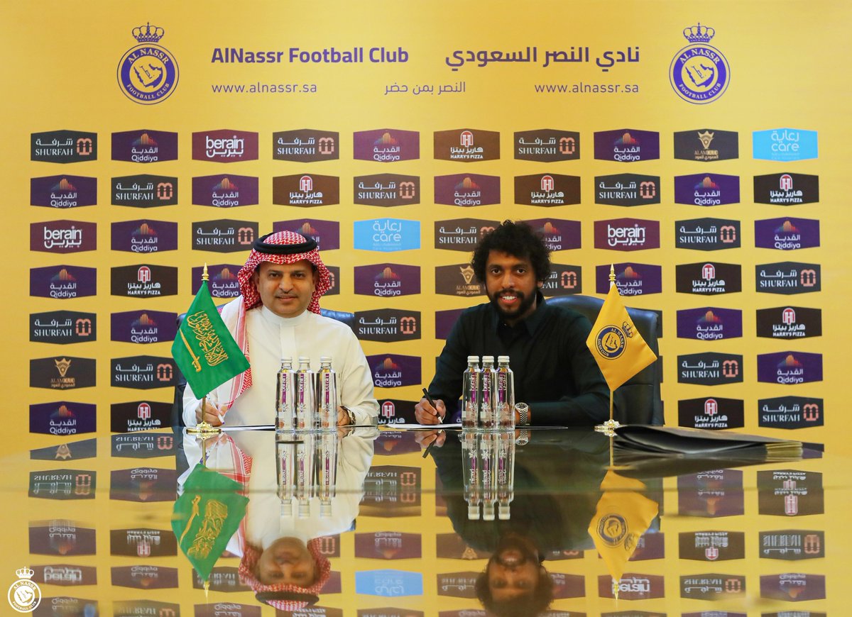 AlNassrFC's tweet photo. الصليهم .. يجدد عقـده مع #العالمي 🤩 https://t.co/EZ41hp8GjL