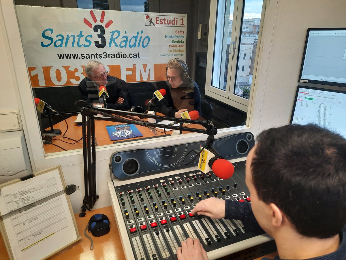 xaviertrias's tweet photo. Aquesta tarda sóc a Sants. I comencem amb una entrevista a @sants3radio, la ràdio local de referència a #SantsMontjuïc.
La podreu sentir a partir de les 19h al 103.5 FM i al web https://t.co/PDLLQZ7mZi
Gràcies a tot l'equip per la feina i per la passió i servei al districte. https://t.co/XWSXI4j6R8