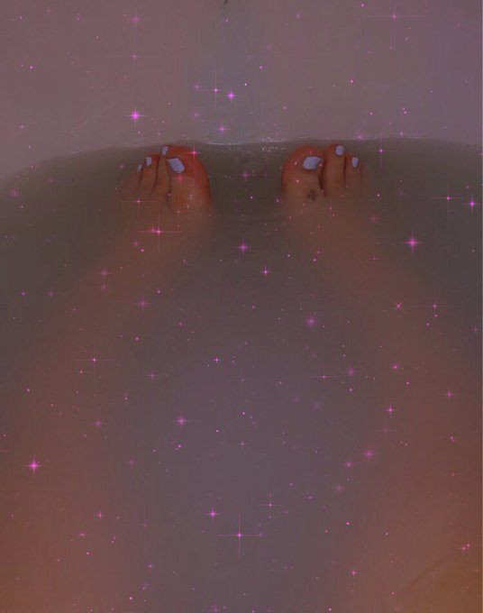 SugarDreamz98’s pics and videos