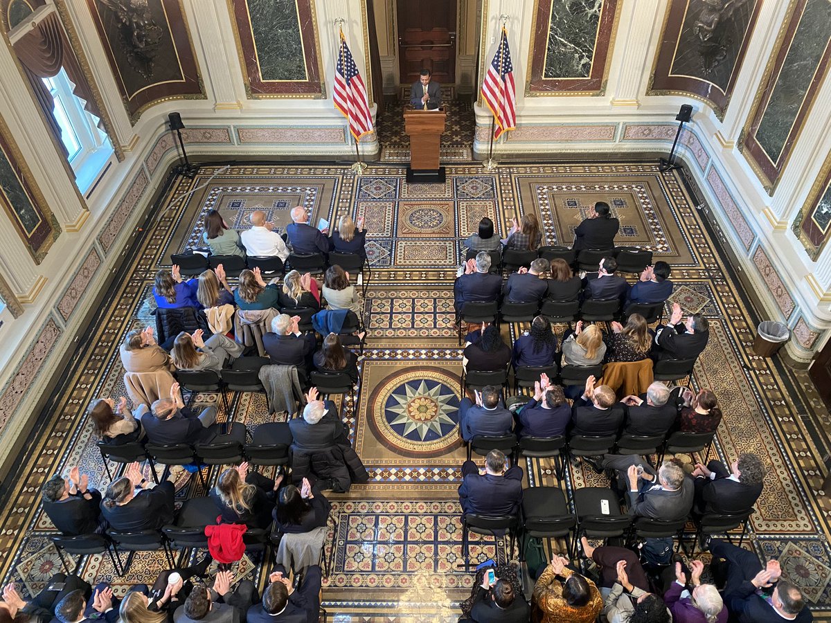 .@DrGupta46 today at an event recognizing <a href="/POTUS/">President Donald J. Trump</a>' historic action to remove the X-waiver: "Addiction isn’t a red state problem or a blue state problem—it’s America’s problem, and we all have to work together to solve it.”