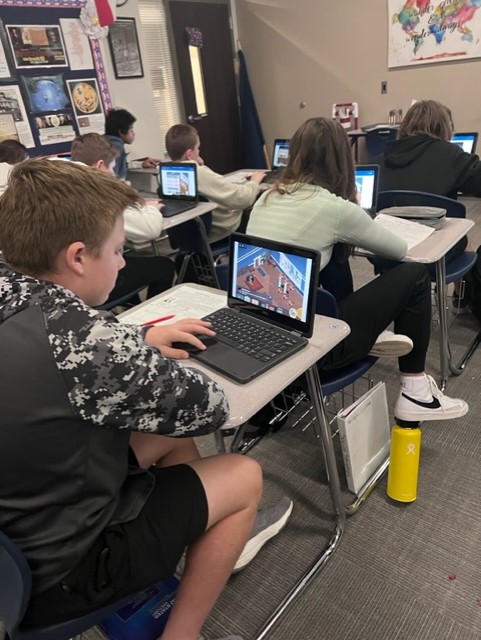 HistoryHolcomb's tweet photo. Love these days! Classes competing to be high powered Bill of Rights experts. @oakhillslions #LoveMyLions @icivics https://t.co/8QjGtKYbcU