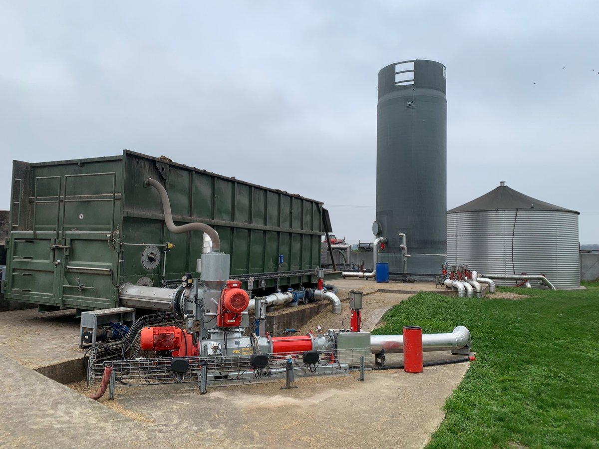GoldbergNic's tweet image. Visite ce matin avec une équipe de @colombus sur le site de méthanisation de la ferme du lucet. Il faisait froid, mais ça valait le coup !

Merci à @GRDF et au propriétaire du site pour cette visite et les multiples explications techniques sur la production de biométhane agricole