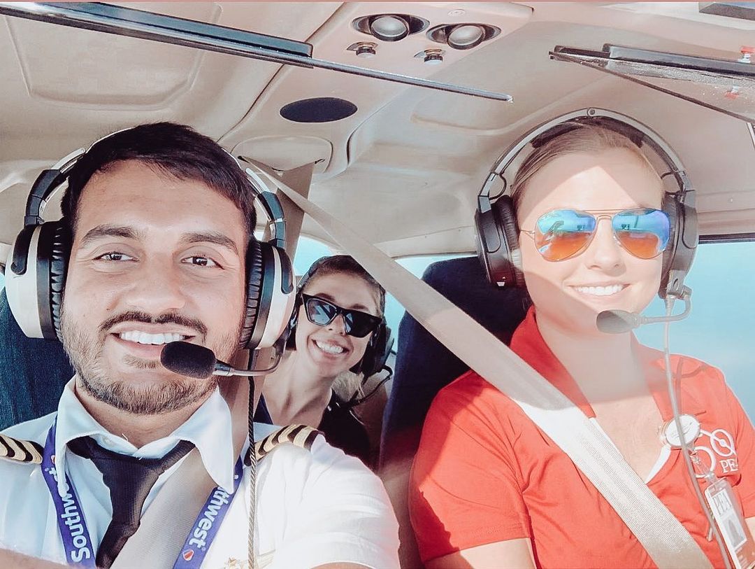 PhoenixEast's tweet image. Our IPs are second to none! 🏆 Faizan Zafar completed all of his training at PEA and is now a valued mentor and instructor to Sara Mohlin, well on her way to earning her Private Pilot Certificate. 📃 Give her a follow at soarin_sara on Instagram!

#instructorpilot #flying #plane
