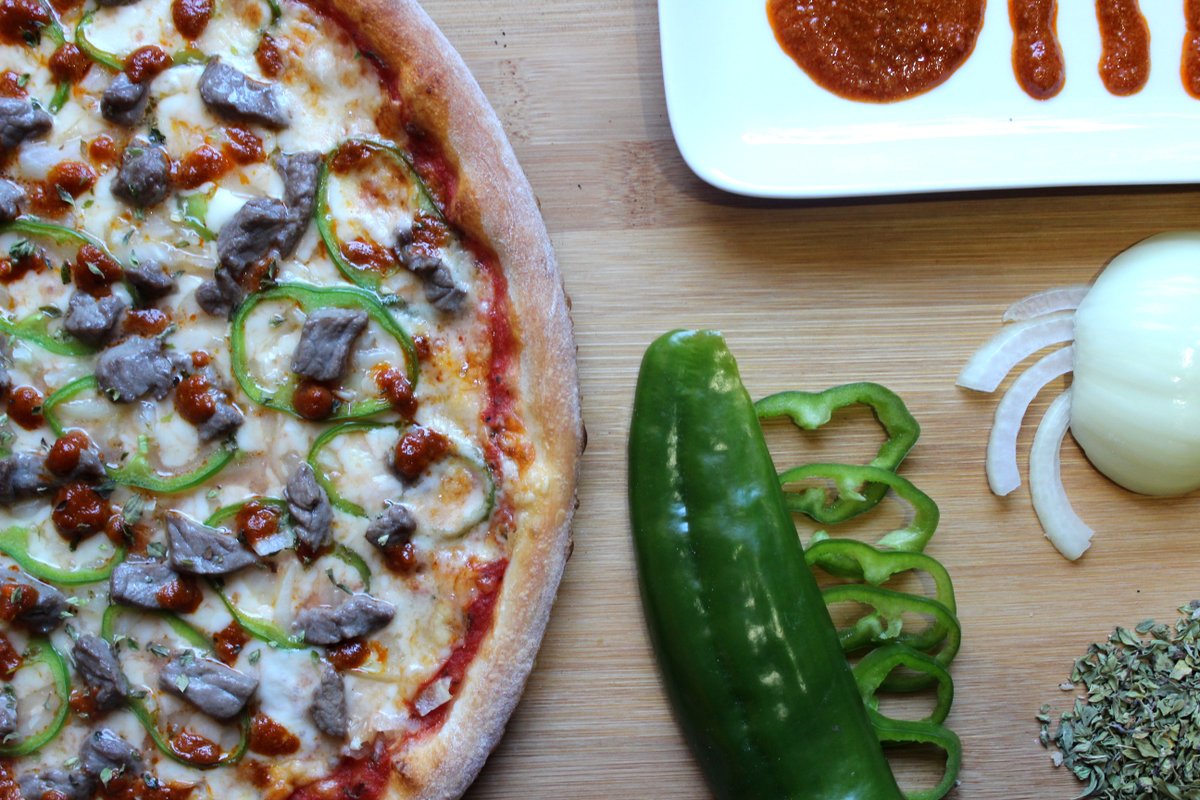lapiazzaEs's tweet photo. Marchando una pizza mexicana...

🍕 https://t.co/7tQDhvBnlZ https://t.co/vHu8ng28WE