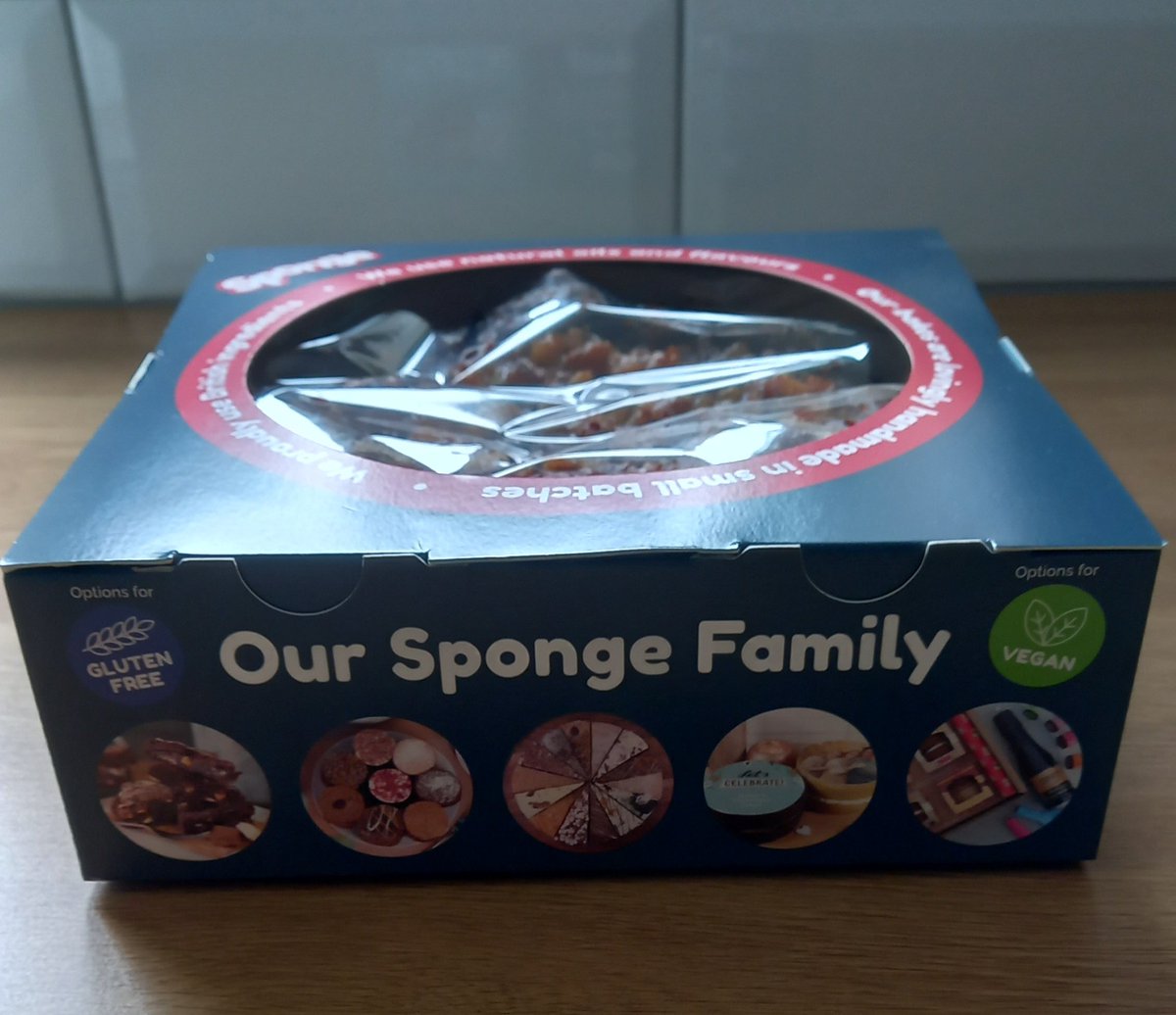 Jimbobwoo's tweet photo. Hey #veganhour &amp; everyone else 💚 When it's your birthday &amp; your favourite thing is eating cake, what do you do??? Of course...you eat cake...and lots of it💚Check out Sponge Cakes, Norfolk for deliveries 🙏💚🙏
#VeganHour #Veganuary2023 #Veganuary @SpongeCakesLtd #dateandwalnut https://t.co/9Uvr1nVI0p