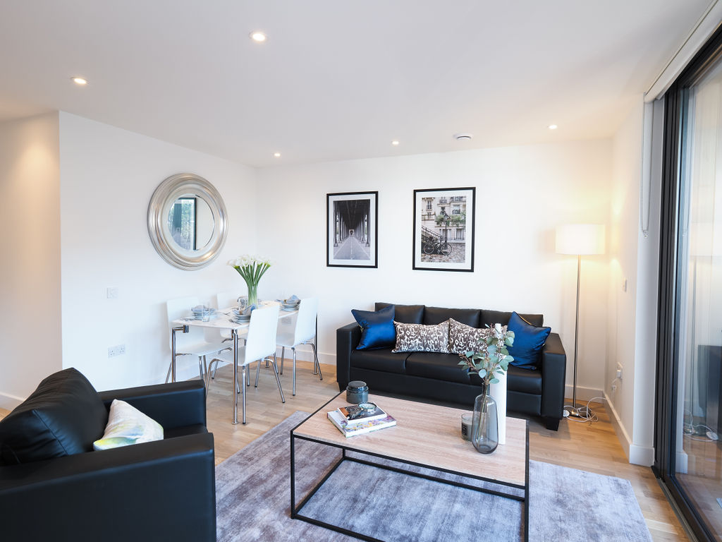 What's your interior style like? Comment below which one you like the best 1,2 or 3!
.
.
.
#interiordesign #photogrpaghy #realestate #propertyphotography #londonliving #foliolondon #whatwouldyouchoose #london #design #furnishings #explorepage #instareel