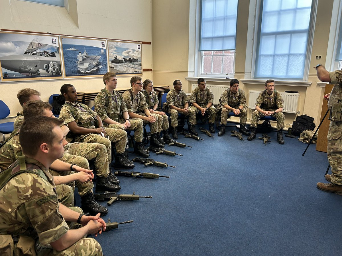 The first few weeks of training are a steep learning curve for the Officer Cadets! Today they were introduced to safe weapon handling drills! #LeadershipDevelopment #MadeInTheRoyalNavy