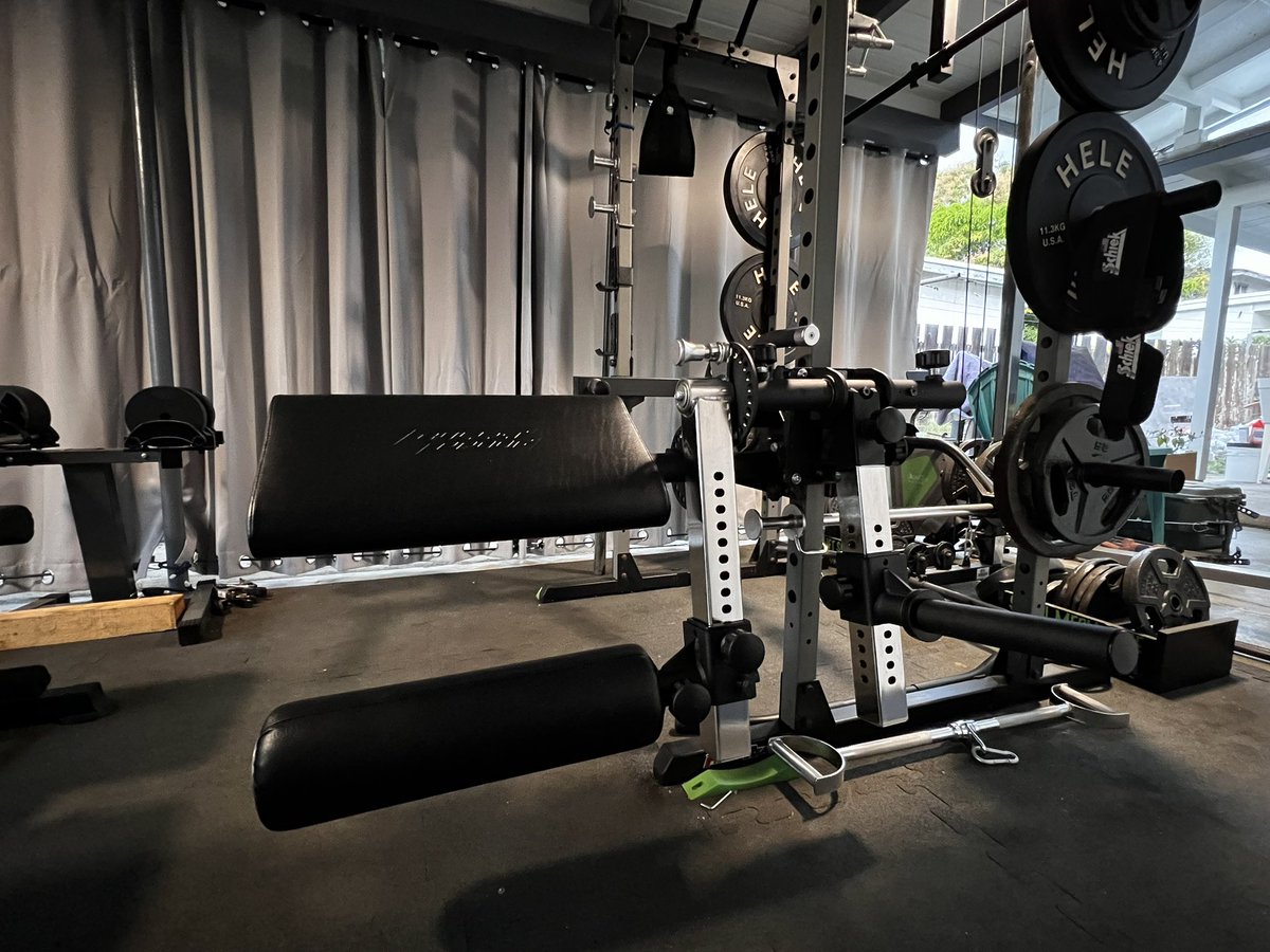 ckames44's tweet photo. @bulletproof_fitness_equipment making an appearance in HI🙌🏼 solid product that was worth the wait! 

✅ Cost effective
✅ Space-saving
✅ Fits any size rack
✅ Fully adjustable
✅ Multiple attachments

The owner is pretty dope AF too 😂 Highly recommend for those home gyms! https://t.co/VKPjRlNORz