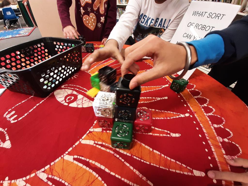 JamesVenn1's tweet photo. Students exploring what they can make with #cubelets in the @DunrankinPS LLC https://t.co/6evb8otYuq
