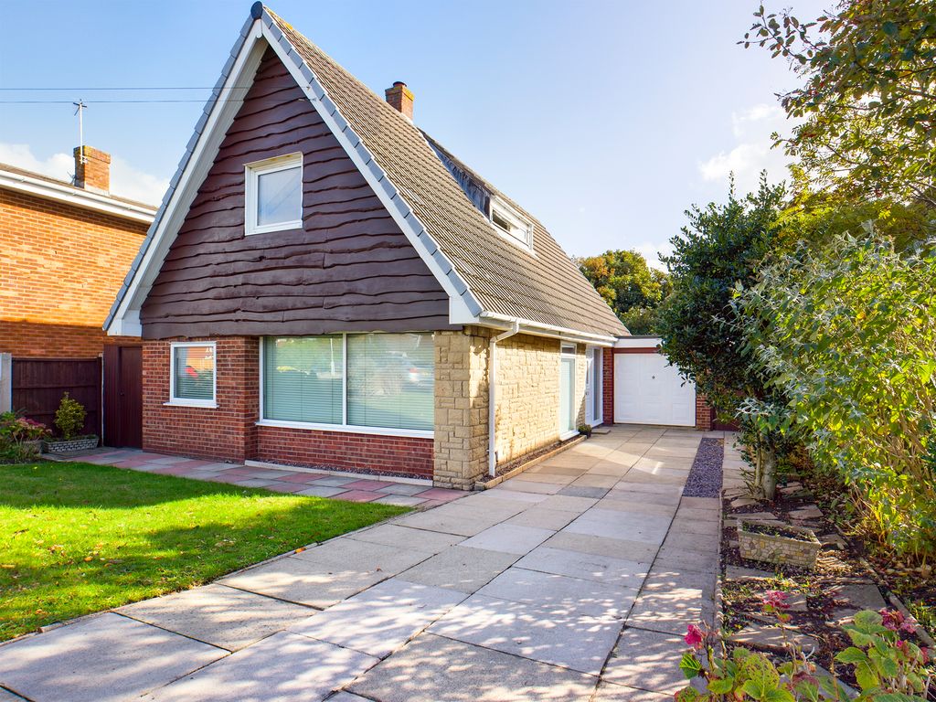 EweMoveFormby's tweet photo. This lovely property is now SOLD (subject to contract)!😀

We have many other buyers who have missed out though, so if you're considering selling your home, please get in touch 24/7 to see how we can help. https://t.co/yDlJ3jhziP