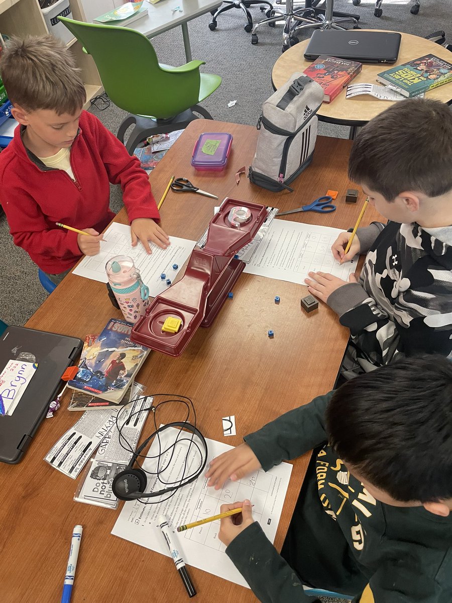 MrsHarvey_3rd's tweet photo. Exploring mass today! Hands on math after a morning of testing 💪🏻 https://t.co/HDQFAirZq4