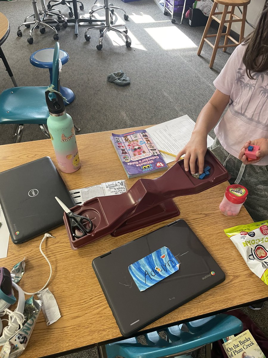 MrsHarvey_3rd's tweet photo. Exploring mass today! Hands on math after a morning of testing 💪🏻 https://t.co/HDQFAirZq4