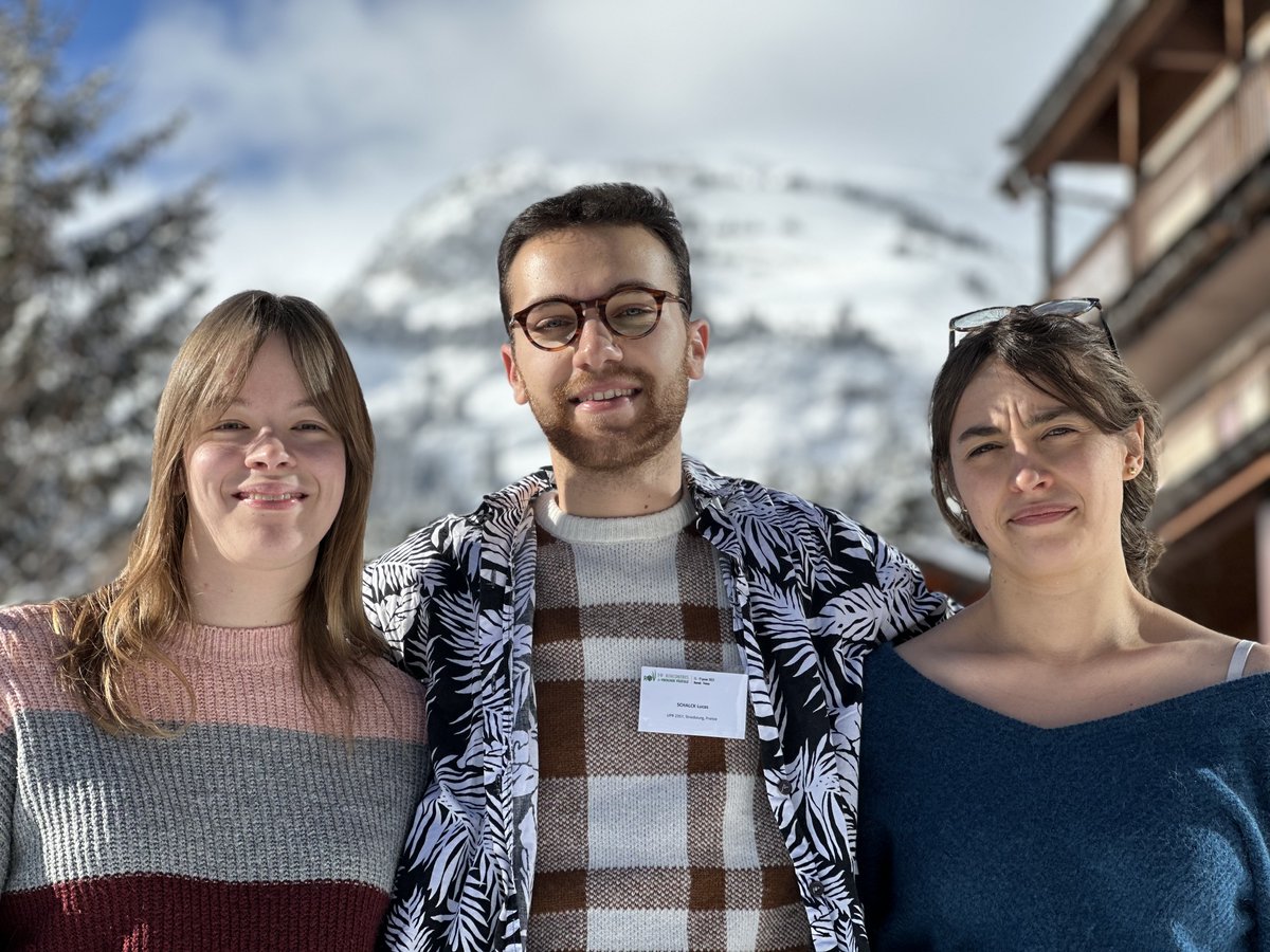 cnrs_ibmp's tweet photo. Congratulations to Emilie Vantard (right) and Anita Kaltak (left) both #PhD students at @cnrs_ibmp (@CNRS_Alsace; @unistra) and both winners of the Best Poster Award during the 2023 edition of the "Rencontres de Virologie Végétale" #RVV2023 organized by @SFP_France in #Aussois https://t.co/Ud47siZD4i