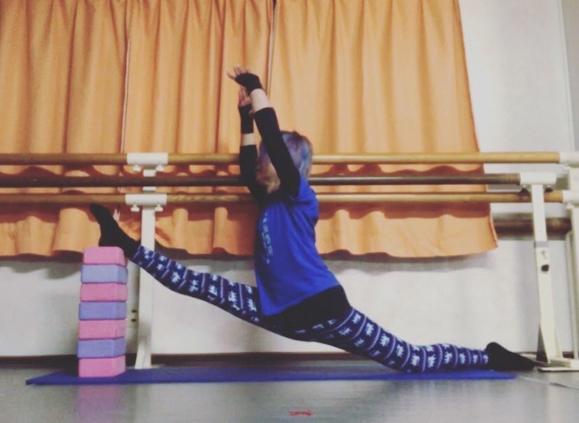 YoshichikaKugi's tweet image. #hanumanasana #monkeypose #frontsplit #ハヌマーンアーサナ #猿神のポーズ #スプリット #縦開脚 #前後開脚
#ストレッチ #トレーニング #フィットネス #ワークアウト #workingout #training #stretching #fitness #athlete #yoga #ヨガ #ageless #menflexibility