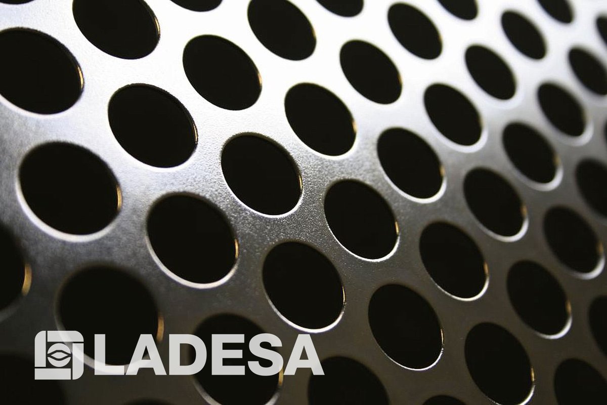 ladesamx's tweet photo. El metal de perforaciones redondas es uno de los productos más versátiles; puede variar de calibres y sus aplicaciones son infinitas
https://t.co/8m3CP7AvFM

#LADESA #MetalPerforado #ExpandiendoRelaciones #ExpandedLeadership #Metal #Steel https://t.co/Jt1hac3eZN