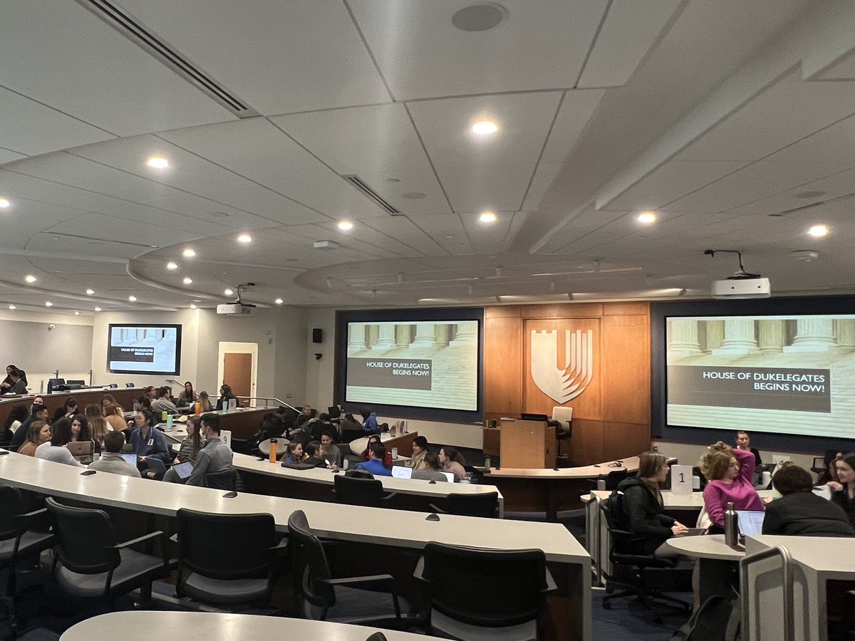 KyleCovPT's tweet photo. The kick off to the 2023 House of Dukelegates.  The @Duke_DPT class of 2024 is diving in on complex topics including access, health literacy, reimbursement, and many, many more.  Stay tuned for the big debate on 5/22/23. #dudpthod https://t.co/xlumzcwbkU