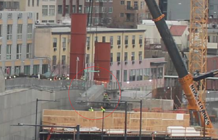 #WaterfrontSeattle #HugeCrane #NessCranes
They are placing girders for the Overlook Walk with a huge mobile crane this morning.
app.oxblue.com/open/Waterfron…