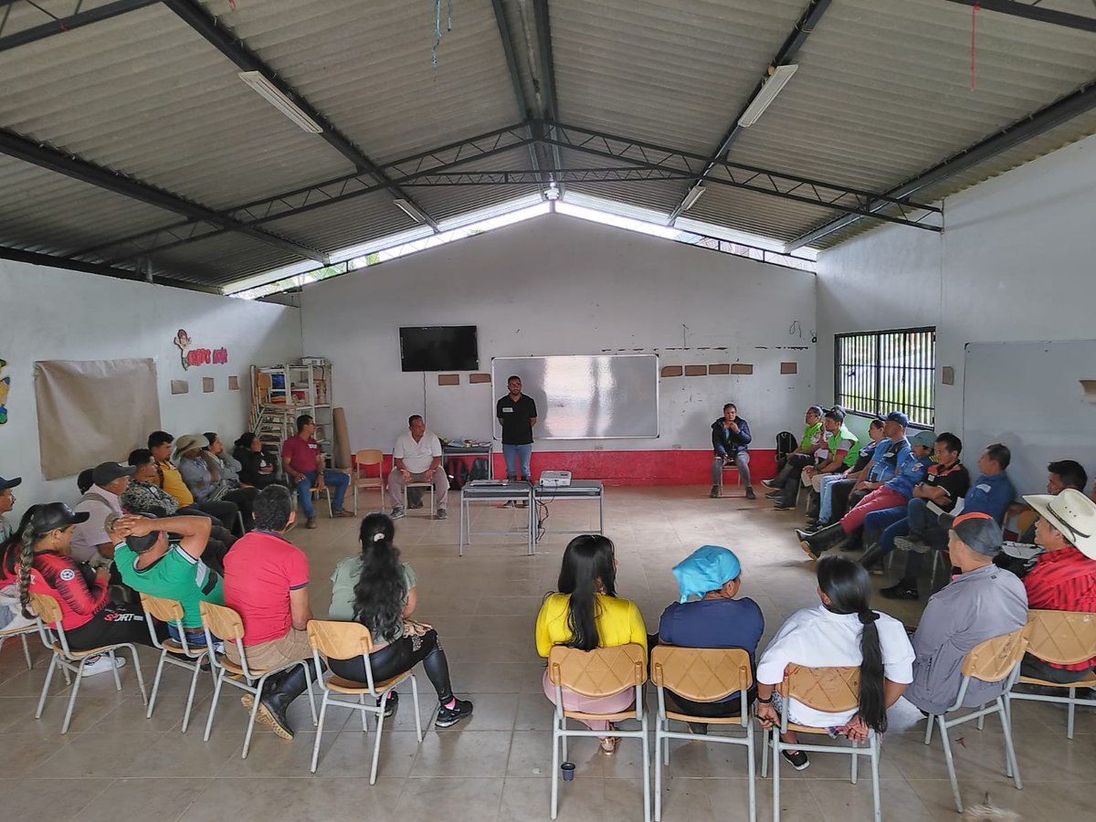 amcopoficial's tweet photo. Una de las tareas de la AMCOP para este 2023 es poder hacer la actualización de las normas de convivencia del territorio. Es este espacio se contó con la participación del núcleo Los Andes, dónde se recibieron ideas que permiten nutrir el ejercicio participativo y democrático. https://t.co/cS14eWPwzN