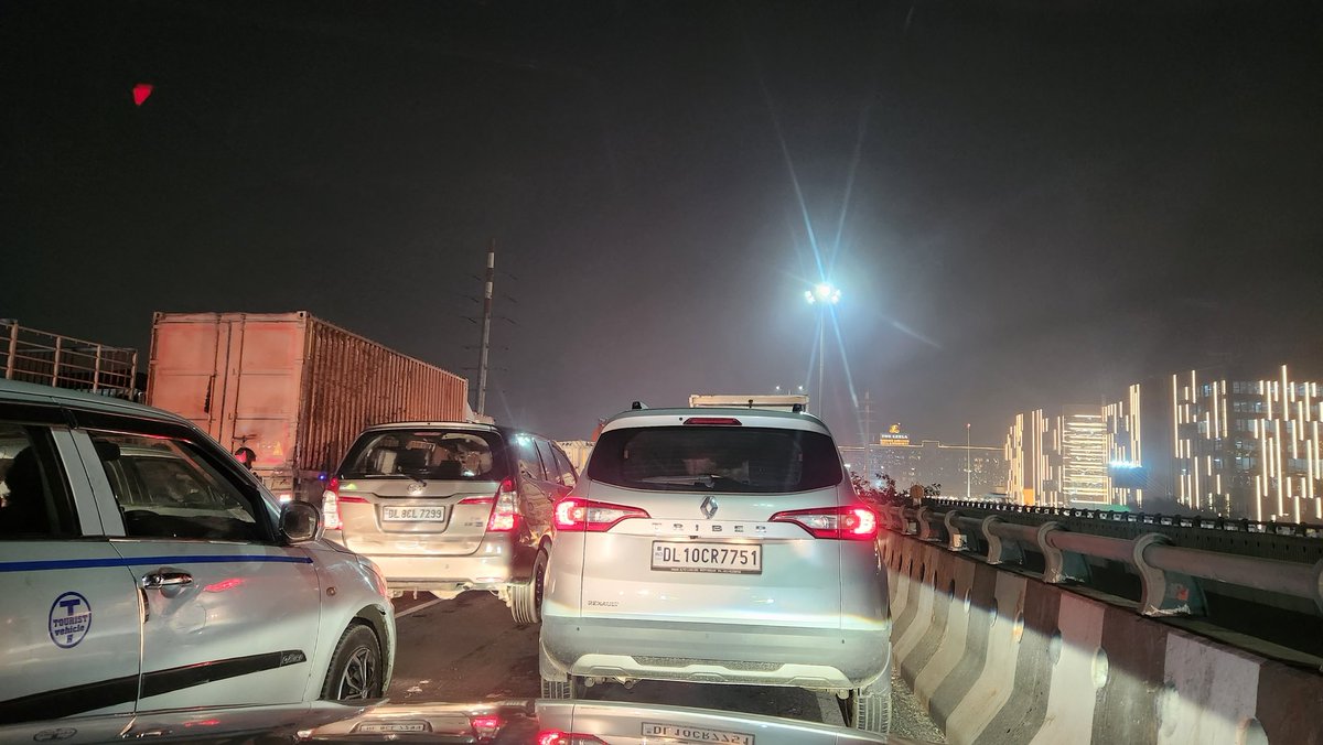 @dtptraffic  everyday nuisance caused in the night by the trucks giving no place to even move while commuting delhi gurgaon.  They just capture the road . Where is Lane for trucks