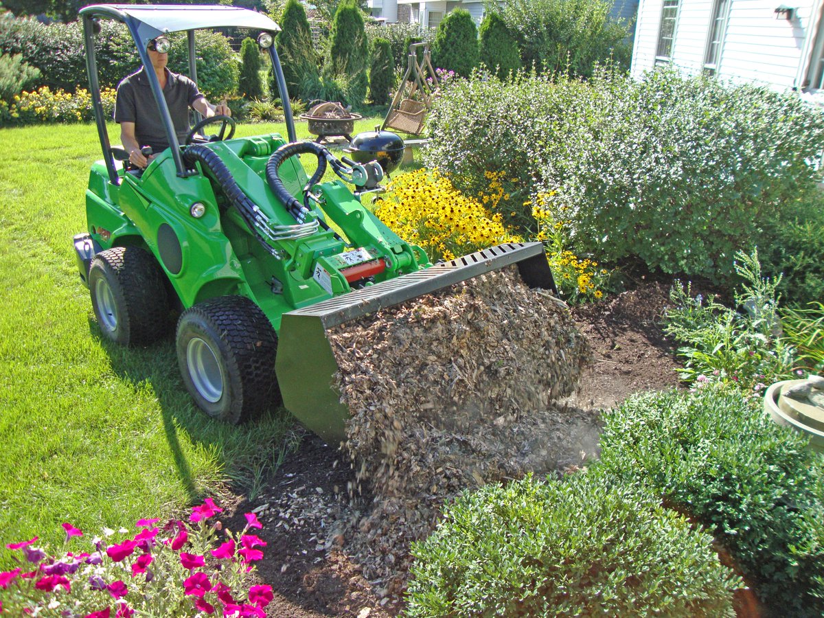 AvantUSA's tweet photo. We know more snow is coming this week but we at Avant are ready to focus on Spring! If you are as ready for the sunshine as we are let us know. 

#spring #winter #landscaping #green #loader #miniloader #frontloader #compactloader #articulatedloader #greenscaping #hardscaping https://t.co/Gozt9vdhhq