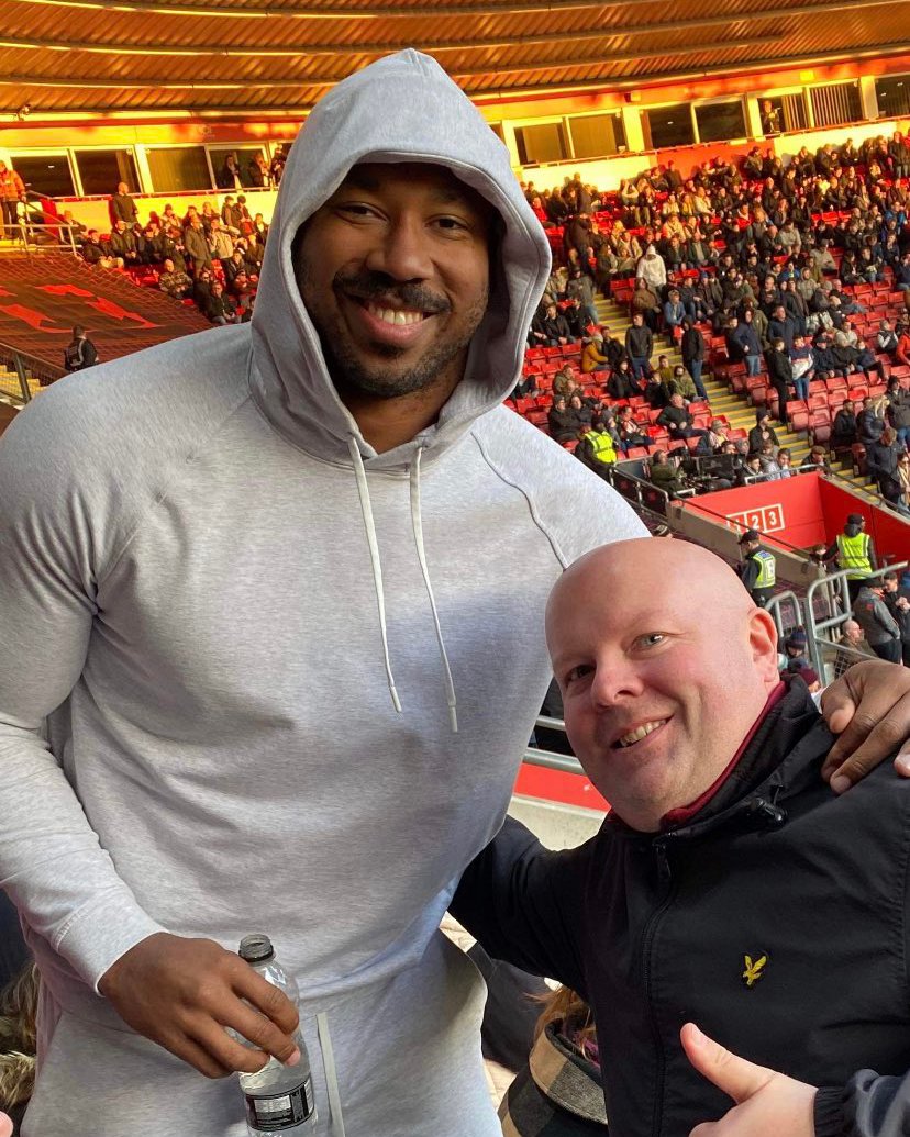 .<a href="/Flash_Garrett/">Myles Garrett</a> enjoying the footy down St Mary's.

Spotted by <a href="/Brad8926/">Craig Bradley</a>. 👊