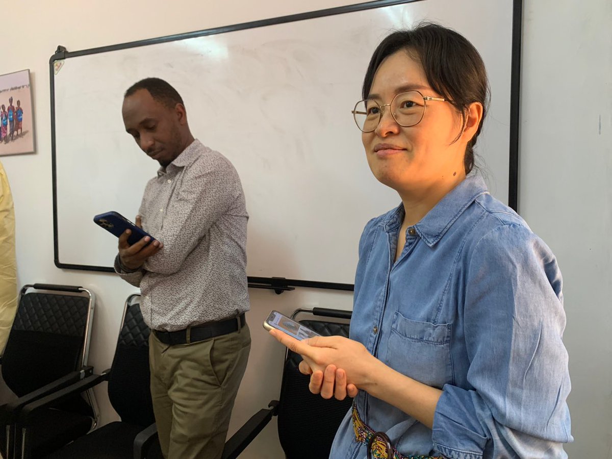 Je suis fière d’être entourée d’une équipe de jeunes talentueux, créatifs et engagés venus du Bénin, du Burundi, de la Corée et du Niger pour faire avancer l’éducation! C’est cette diversité qui fait la force de notre équipe, en dépit des vents contraires  🙂🙃. #EducationDay🇳🇪