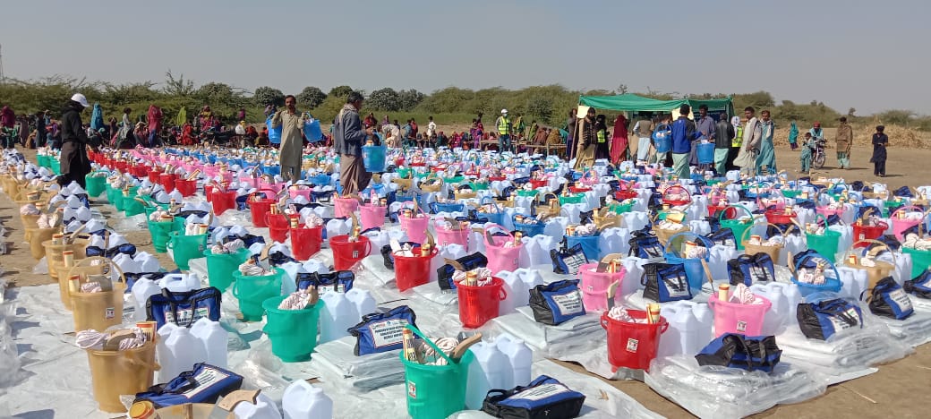 Sami_Foundation's tweet photo. @Sami_Foundation distributed the #Shelter, #WASH #NFI Kits in 294 flood Affected families at Village Haji Ramzan Kalro UC Hadi Bux Dhonkai Taluka KGM District Mirpurkhas supported by @Concern ,funded by @USAID_Pakistan   @USAIDSavesLives https://t.co/ZHXff8l600
