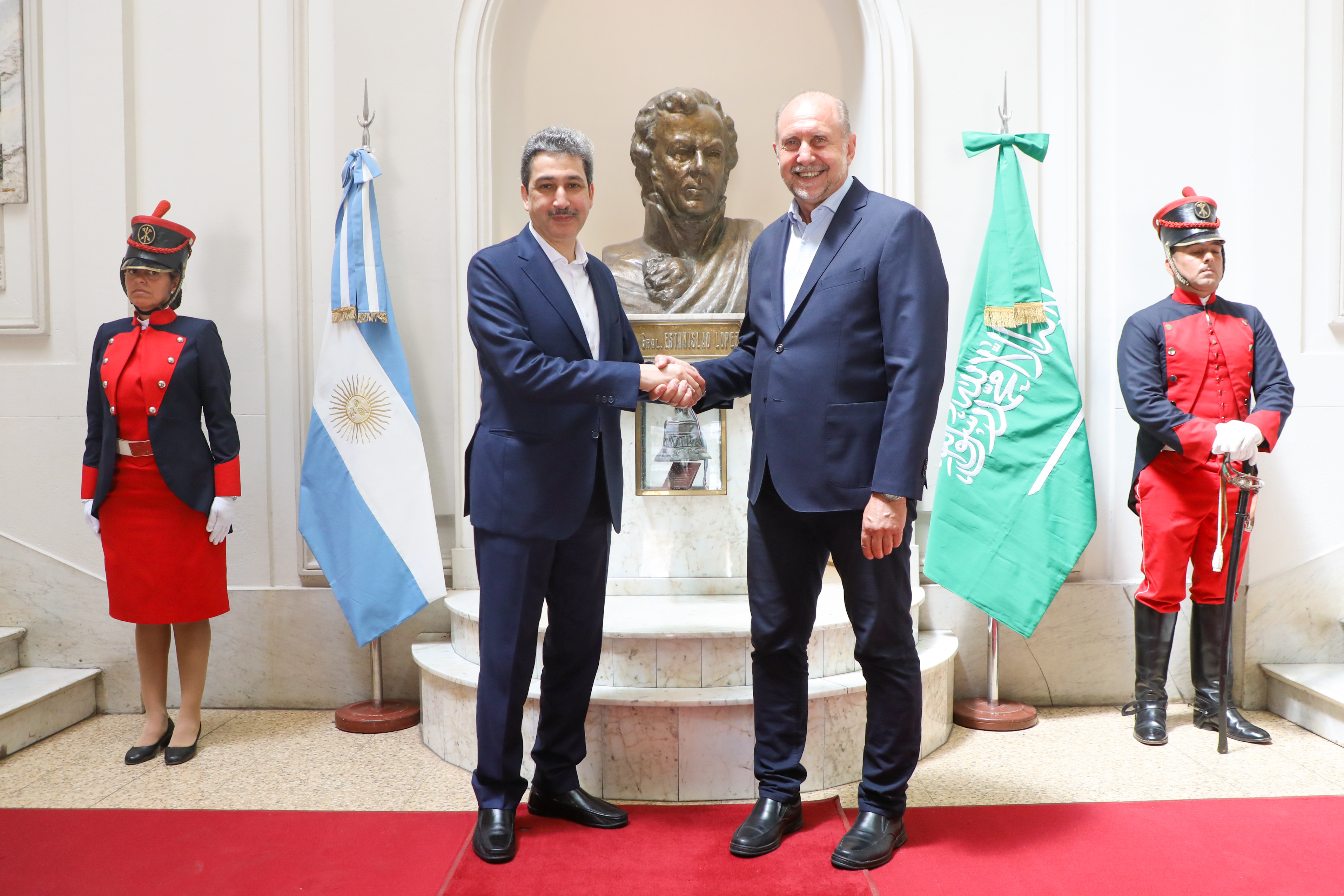 FnQO_XdWAAwWXoo?format=jpg&name=4096x4096