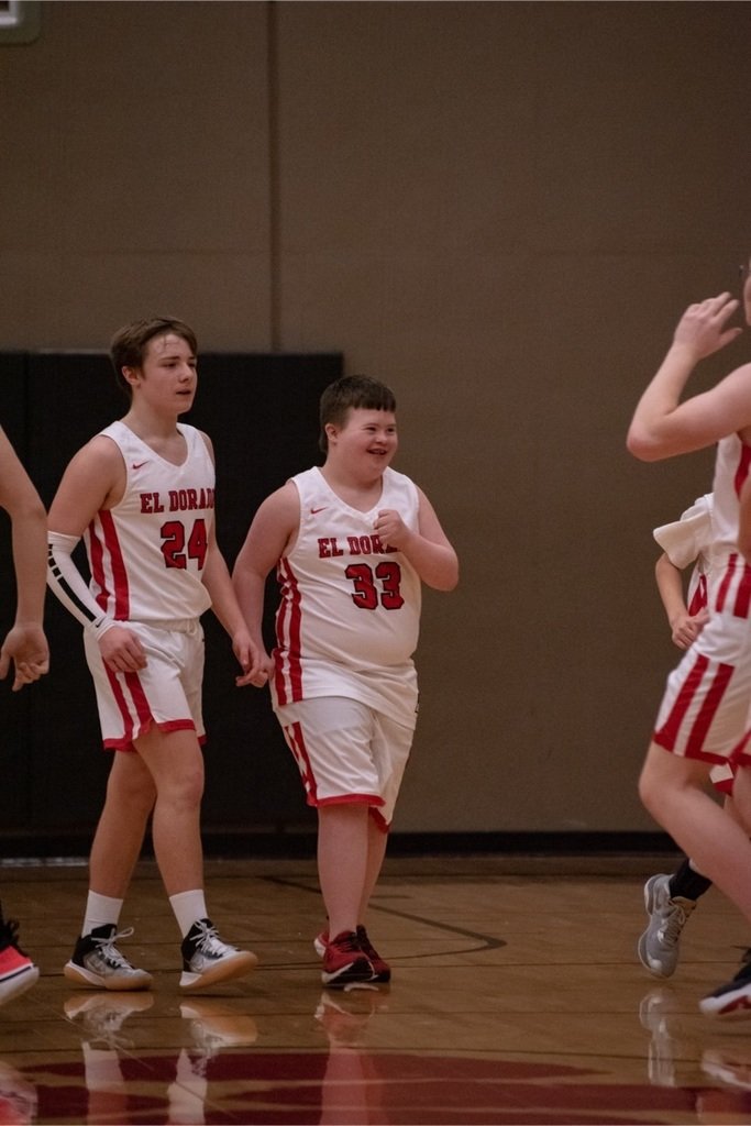 How about this for a heartwarming story from last night’s match-up between EMS and Circle? Wyatt is an 8th grade student-athlete with a disability. Wyatt went into the game, scored a basket with help from teammates, and the crowd, including fans from both teams, went wild! ❤️🖤🥹