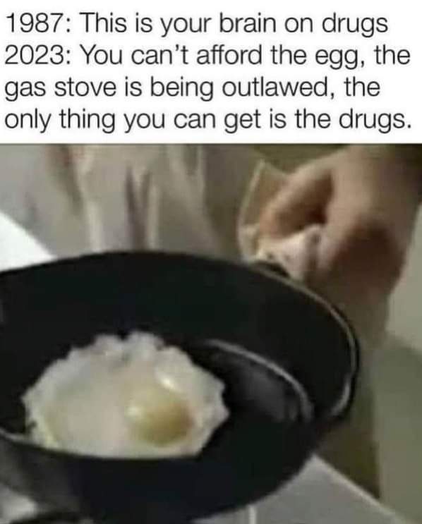 netflixcouchguy's tweet photo. This meme 😭😭😂 but jokes aside - fuck the drugs, gimme Netflix and a cuddle buddy and I'm good. https://t.co/oi04hdfvwG