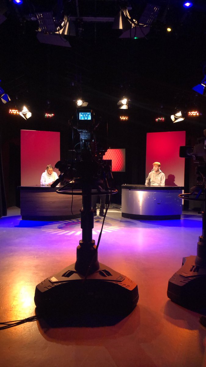 EvePerryMedia's tweet photo. Always interesting in the TV studio #floormanager #tvprod https://t.co/G2Ypp0R5z0