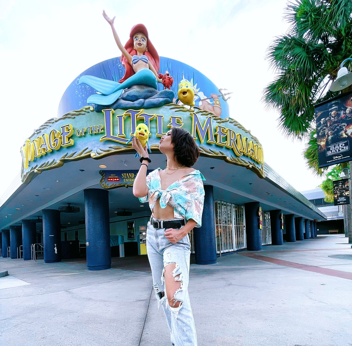 KaylaNicoleG's tweet photo. there was way too much splash mountain discourse, and not enough, “Ariel’s grotto is back”. sunday was its official re-opening since the beginning of the pandemic &amp; ✨fun fact✨ it’s the only place in the entire world that you can meet Ariel in her mermaid form🫧 insta saw it 1st https://t.co/iaP0XF67GU
