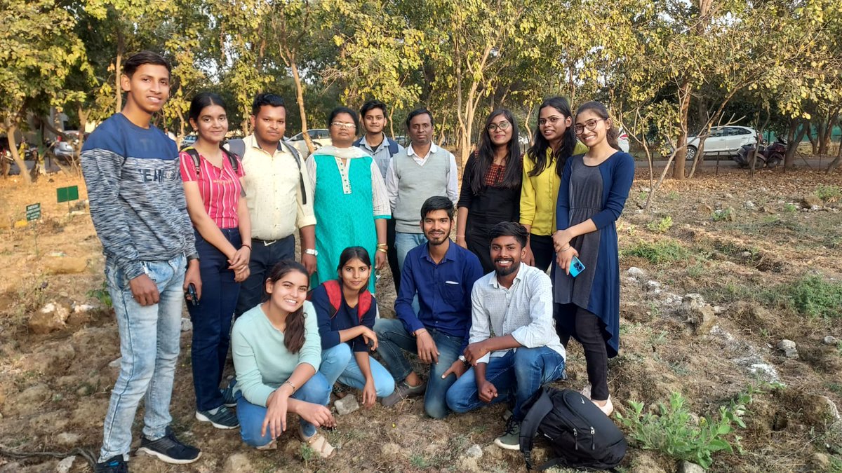 shubhuu45's tweet photo. NSS Volunteers of Pharmacy Department Planted Medical Plants. 
@nssggcuCG @NSSRDBhopal @_NSSIndia @askabir_ @pankajsinghips @ConnectingNss @NssChhattisgarh @YASMinistry @ianuragthakur @chakrawalalok @NssChhattisgarh @BandiSam @GovernorCG @Nyksindia @ggv_smc @PMOIndia https://t.co/1TuNDtfFHf