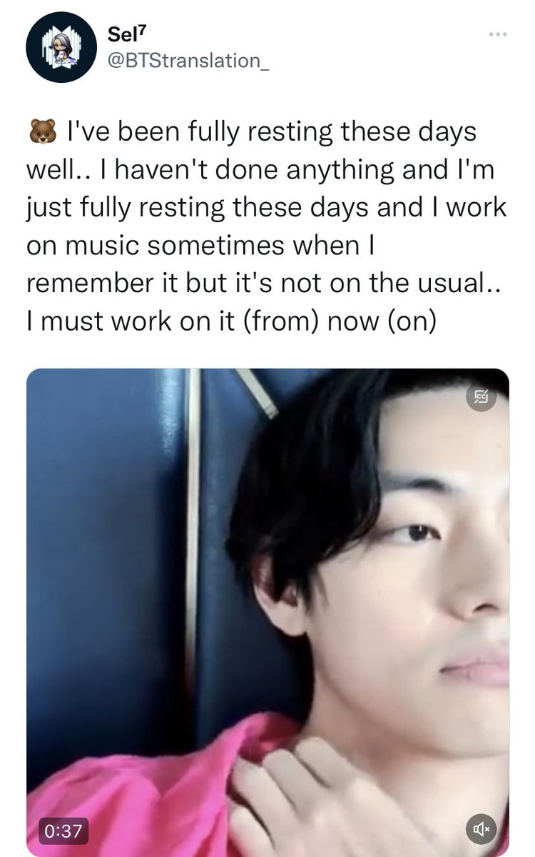 kthhatesbts's tweet photo. Taehyung seeing all the other members have schedules and be busy and in his jealousy he comes online for not even 10 minutes to queerbait and tell everyone how little music he is working on what did he push a hiatus so hard for when all he wanted to do was date and be lazy #outv https://t.co/VrQLaxxRyQ
