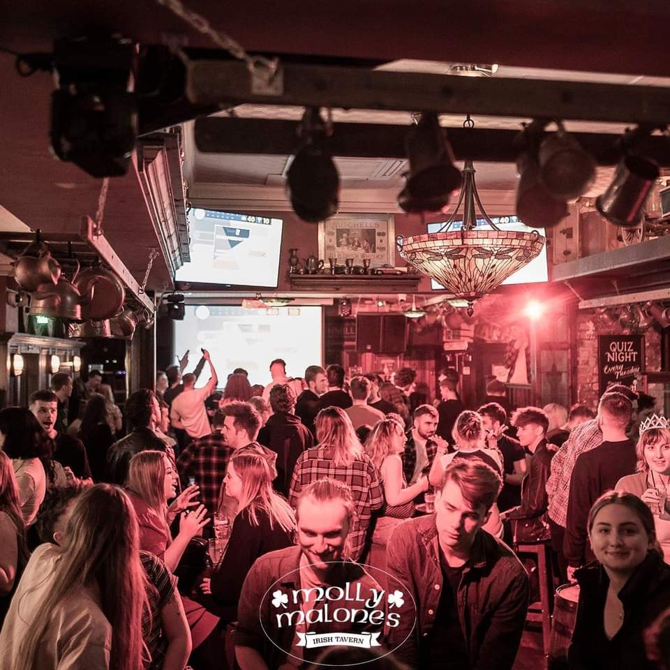 The Big Fat Quiz returns to Molly's tonight for your weekly chance to win HUGE prizes! 🤔💭 

Here's what you can win tonight:

1st - £100 cash plus one of our mystery prizes
2nd - £50 cash, plus a prize
3rd - £25 cash, plus a prize
4th - 5 drinks vouchers
5th - 5 drinks vouchers