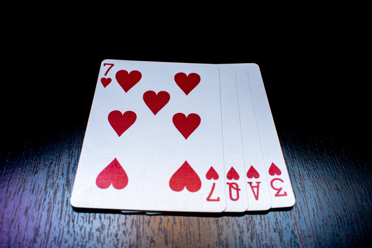 ImNataliaCarney's tweet photo. Red Gatorbacks Playing Cards by @davidblaine.
♥️
#PlayingCards #Deck #Suits #RedGatorbacks #DBproduction #USPCC
#Photography #Photos #Photo #PhotoOfTheDay #LightPainting https://t.co/xKBUkuVxGQ