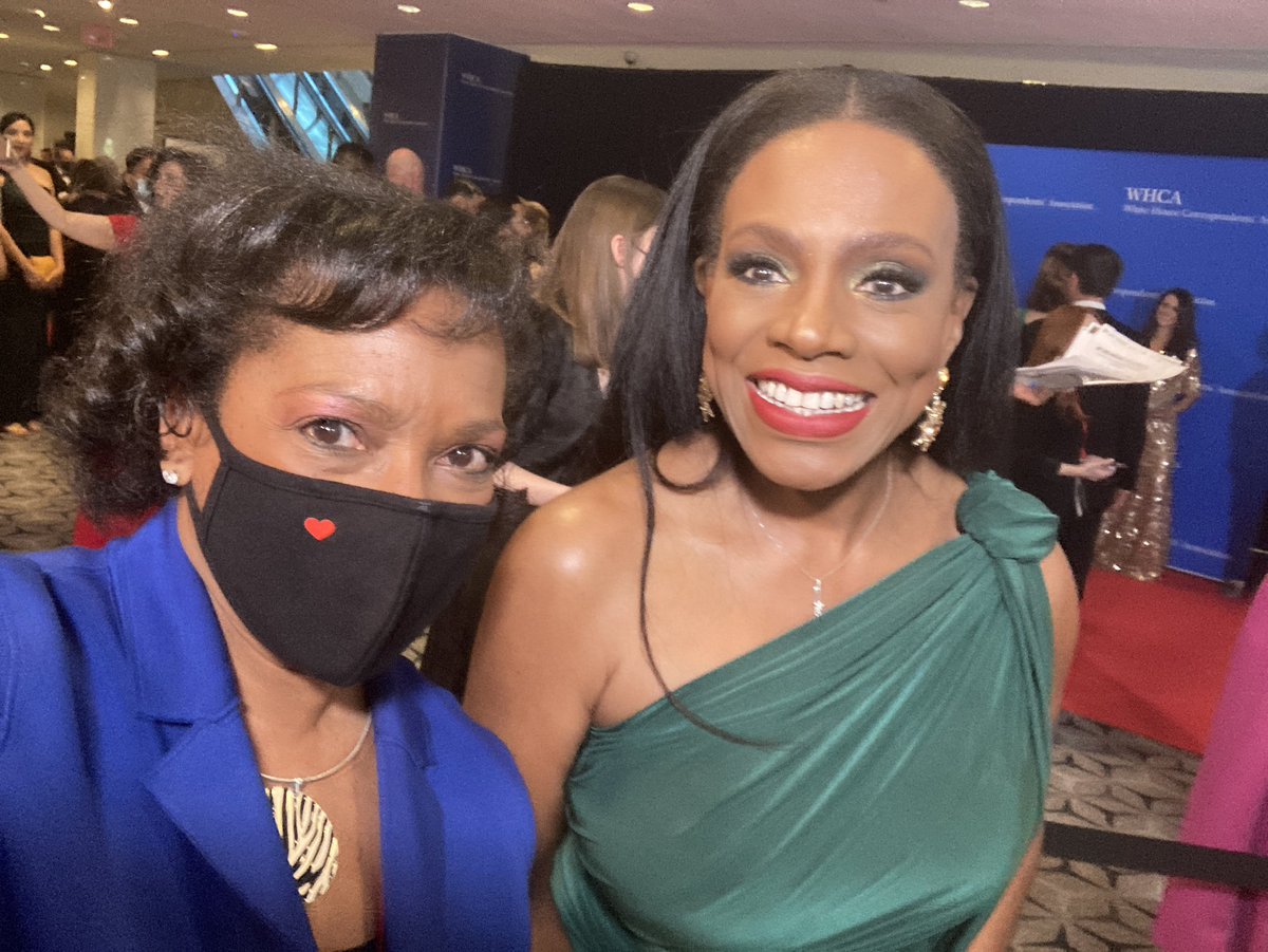 DianesTalking's tweet photo. @thesherylralph @NFL @NFLonFOX @RocNation You deserve every accolade, every honor coming your way. You are an #amazingtalent and #caringhuman. I have been a fan of yours since Dream Girls. Congratulations! #blackexcellence #BlackGirlMagic #Queen https://t.co/pjE8DgmEtk