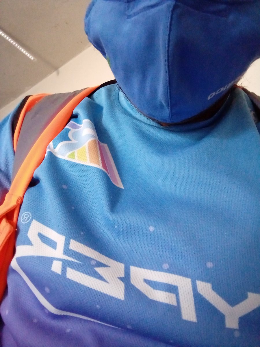 YoSoyWort's tweet photo. @lauagnolin @parcamex Pues yo hoy me vine al trabajo con el jersey de @Rainbow7lol el más grande https://t.co/JkvBnW1Klc