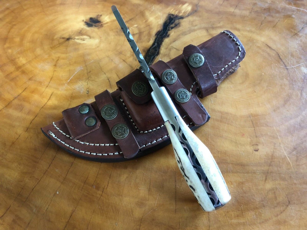 BellaBlade4's tweet photo. Custom Handmade Damascus Steel Blade Hunting Knife &Unique Handle
#Knife #knives #kitchenKnives #knifemaker #KnivesSet #knifesale #customorder #HandmadeGift #Chef #customHandmade #survival #sharpblade #sharpcutting #Forsale #bbq #Cowboy #axe #cuttingwood #everydaycarry https://t.co/gkxThHsAhe