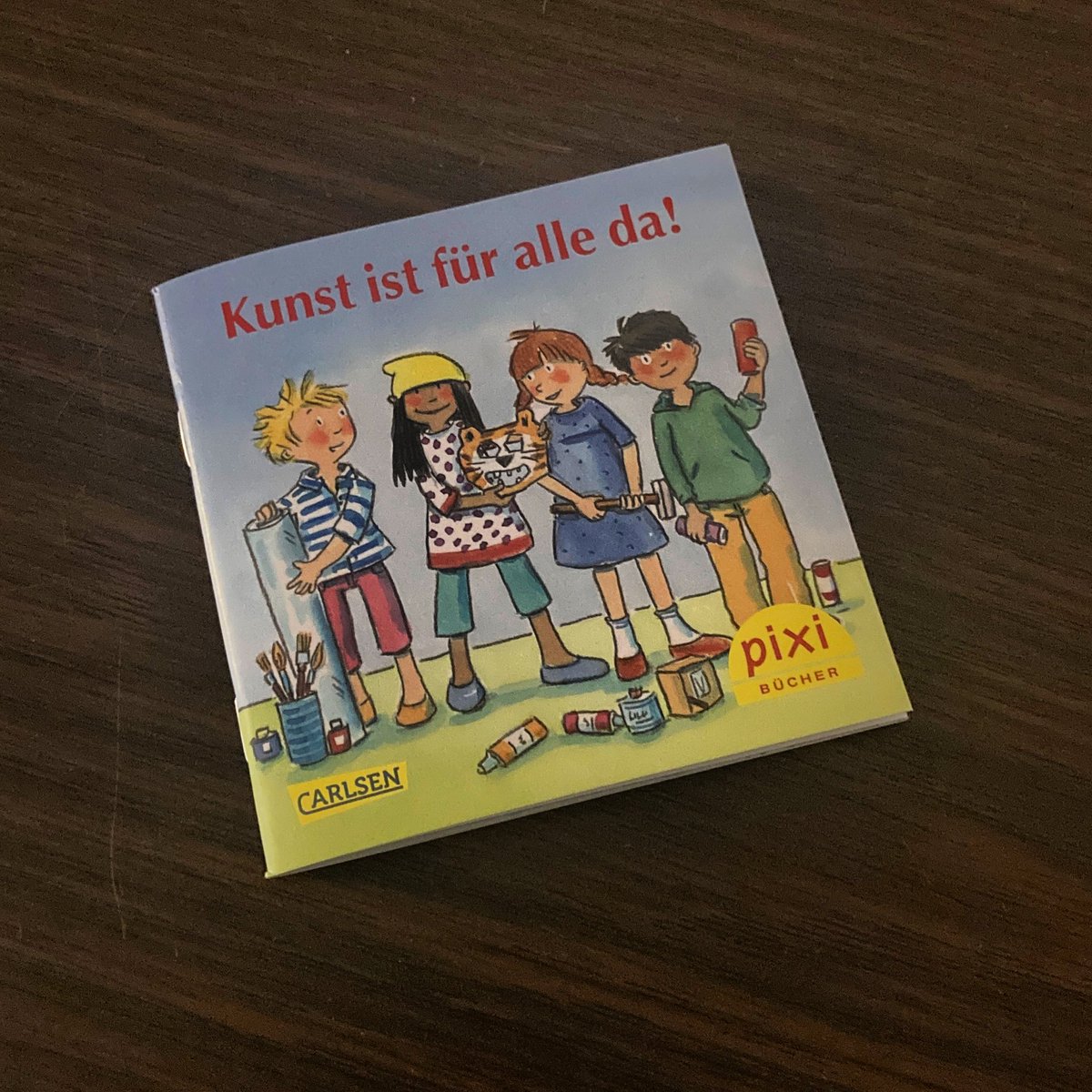 Luise Meergans (@fraumeergans) on Twitter photo Very very very proudly presenting: Pixi No7 vom <a href="/DKHW_de/">Deutsches Kinderhilfswerk</a> 🧡diesmal besonders verliebt, weil geht ums #Kinderrecht auf #kulturelleBildung. Seit JETZT könnt ihr das aus shop.dkhw.de bestellen. Didaktisches Begleitmaterial auch! IST DAS NICHT SUPER!? #kinderrechte #twKita Very very very proudly presenting: Pixi No7 vom <a href="/DKHW_de/">Deutsches Kinderhilfswerk</a> 🧡diesmal besonders verliebt, weil geht ums #Kinderrecht auf #kulturelleBildung. Seit JETZT könnt ihr das aus shop.dkhw.de bestellen. Didaktisches Begleitmaterial auch! IST DAS NICHT SUPER!? #kinderrechte #twKita