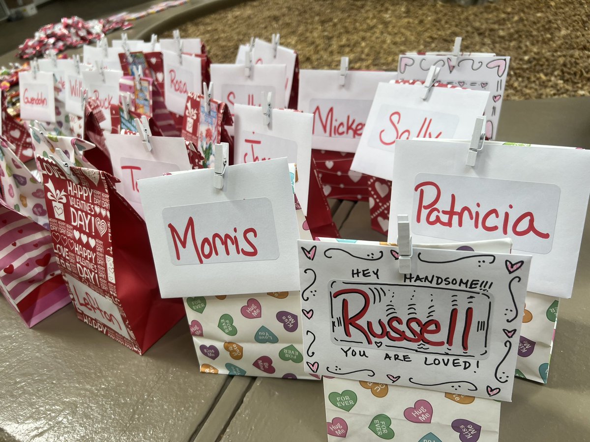 Rteest4u's tweet image. We are so lucky to come &amp;amp; get awesome ideas and resources at the Cobb STEM Innovations Academy this year, but of course @STEMTania and @STEMsally help us fill our hearts &amp;amp; others buckets as we help send Valentines to those who may not get any this year. @STEMcobb #stemcobb