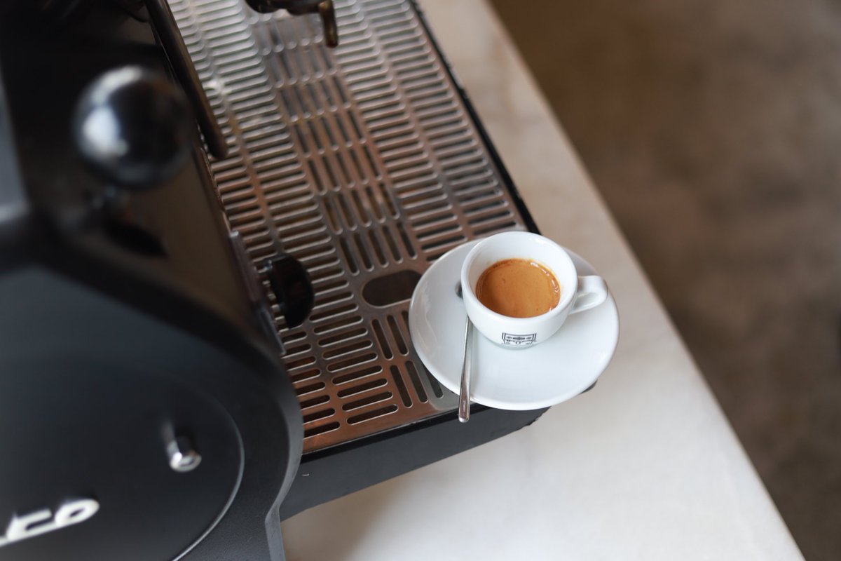 30ml تصحصح دماغك 👌🏻

بامكانكم الطلب من خلال تطبيقات التوصيل: 
- #هنقرستيشن
- #مرسول 
- #ذاشفز
••• 
- ولا ننسى اوقاتكم السعيده دايم نحتفل معاكم. 
موقعنا في البايو 
... 
#الرياض #قهوة #كافيهات_الرياض