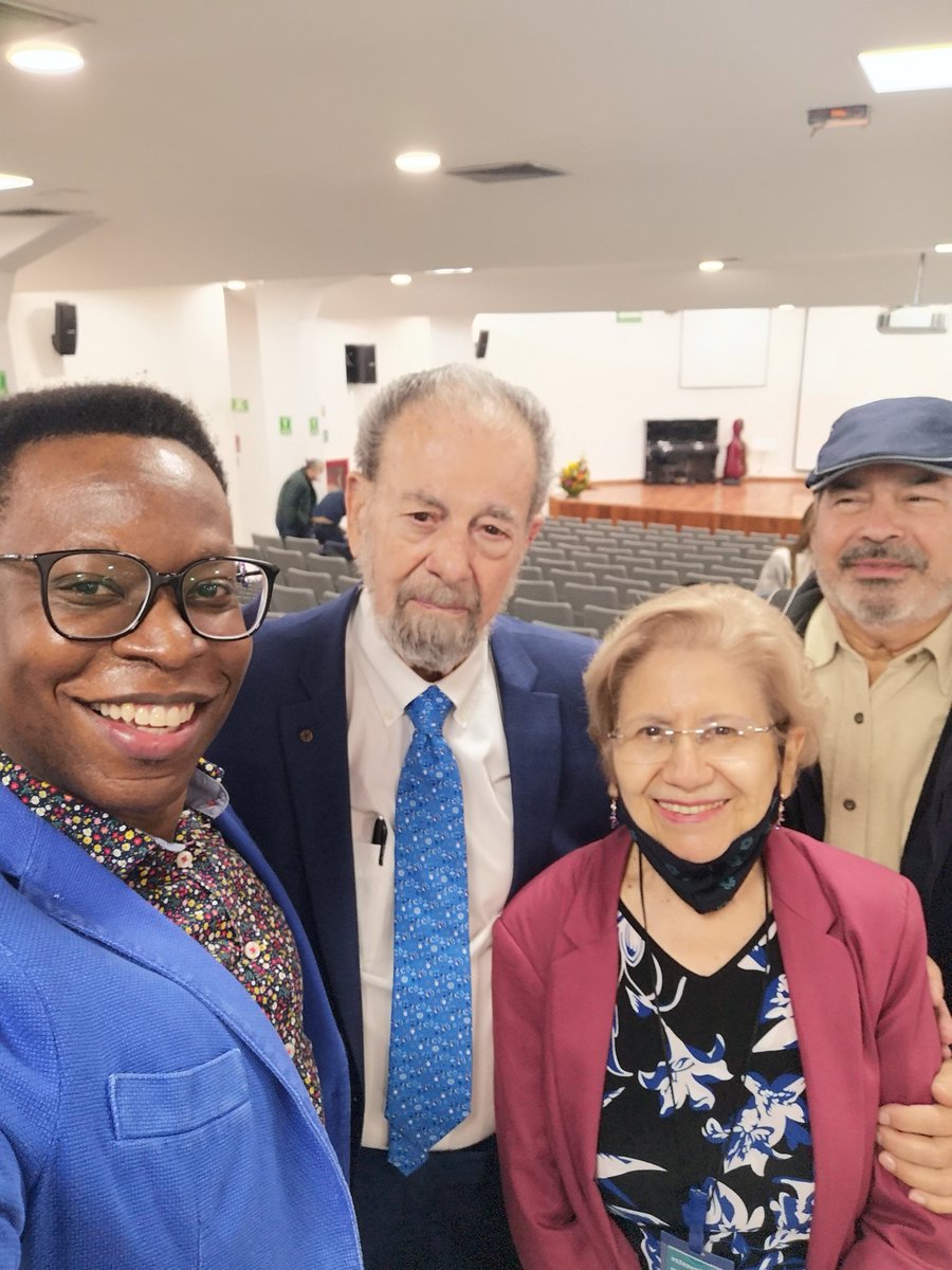 Homenaje al Dr. Saul Villa Treviño, fondador de nuestro departamento, quien formó a varias generaciones de cientificos. Un orgullo para México. <a href="/ConexionCinves/">Conexión Cinvestav</a> <a href="/cinvestav/">Cinvestav</a>