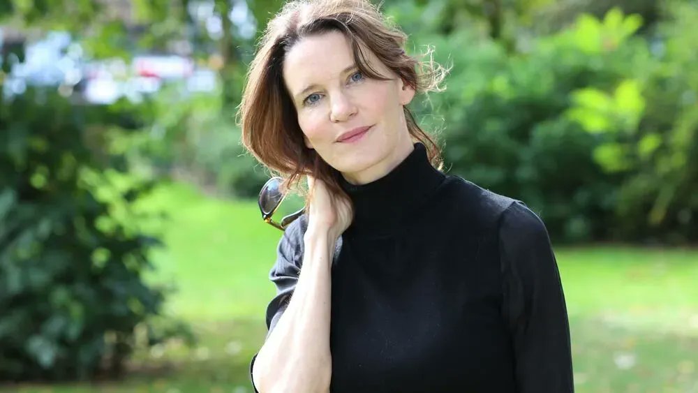 .<a href="/PuffinBooks/">PuffinBooks</a> will publish Roots of Happiness: 100 Words for Joy and Hope, "a delightful and uplifting book" from <a href="/susie_dent/">Susie Dent</a>, illustrated by <a href="/HobdayHarriet/">Harriet Hobday</a>.

Read here: buff.ly/3H2cQs4