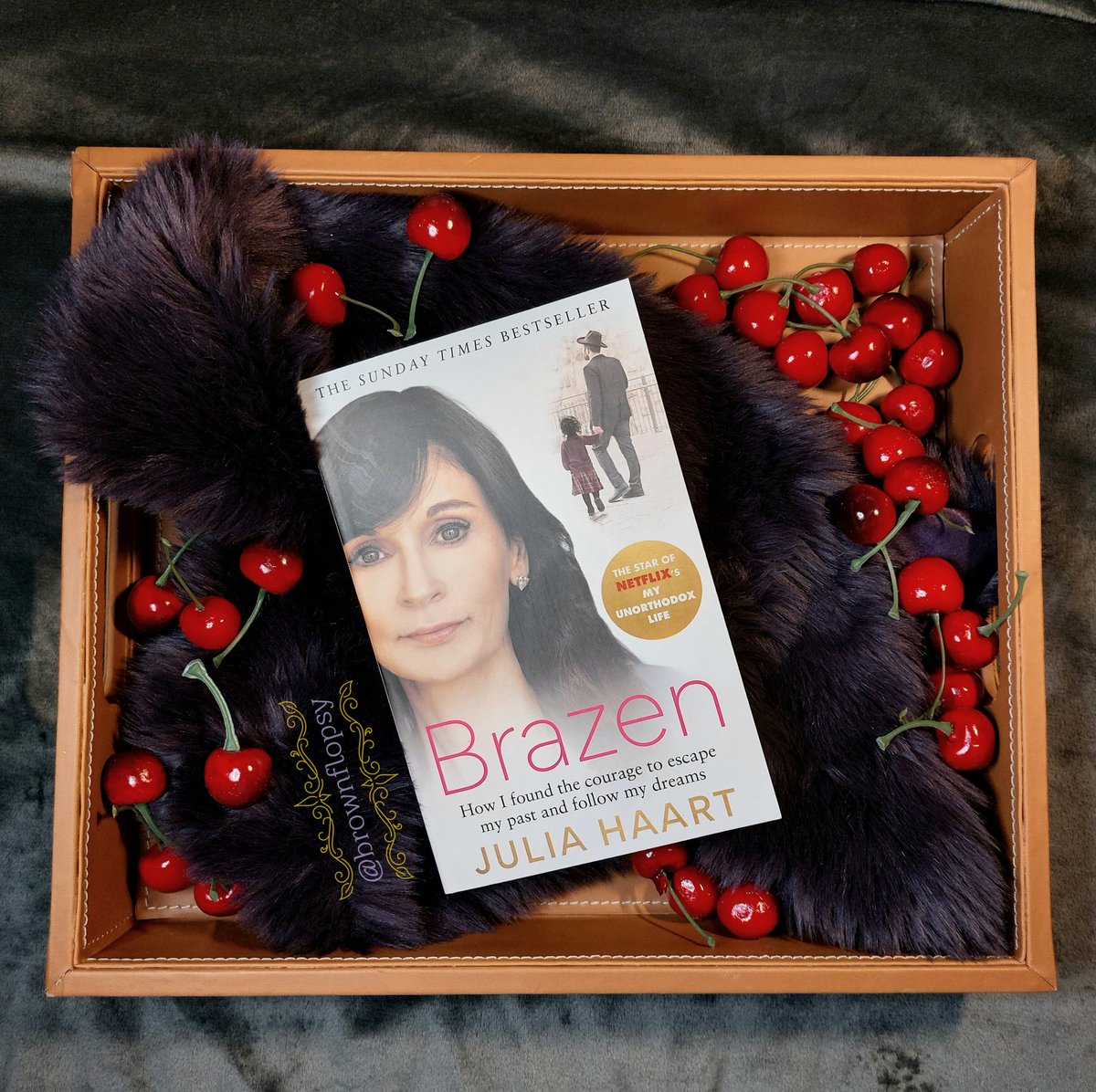 brownflopsy's tweet image. Thank you @Octopus_Books for sending me a copy of #Brazen by @JuliaHaart #Endeavour Out now! I've heard a lot about this one, and am looking forward to reading Julia's story. 😊