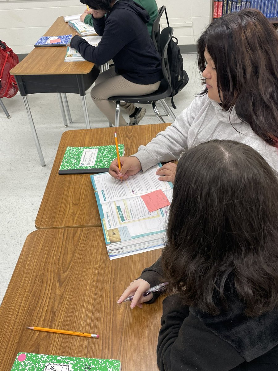 TeachingAshleyB's tweet image. Hornets engaged in seeking text evidence to support their understanding of author’s purpose. #tier1resource #collaborativepractice @ETWrennMS @swcantu @EdgewoodLeads