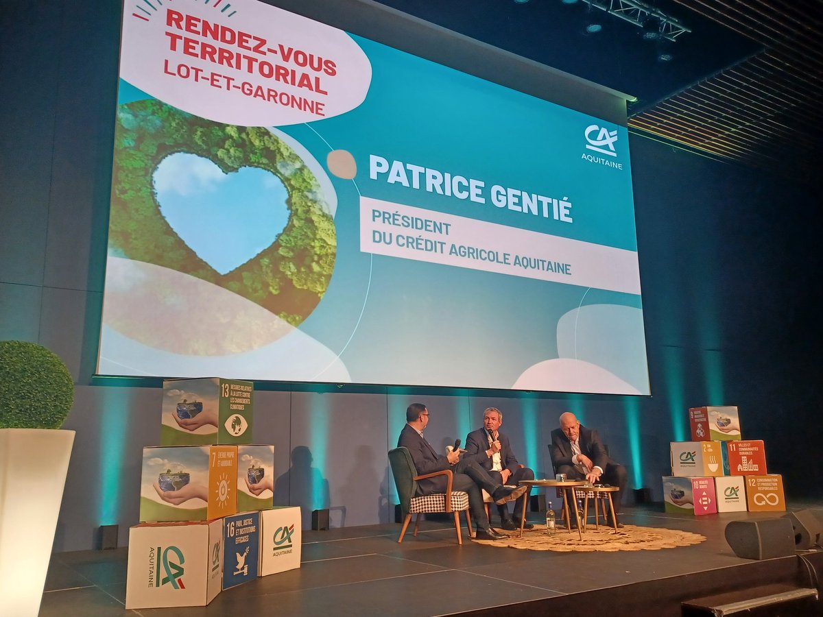 carobyCAA's tweet photo. En direct ce soir au Centre des congrès d'Agen, le RDV Territorial du @CAAquitaine : "Climat, du diagnostic à l'action", avec @JouzelJean, scientifique et paleo climatologue.
#EnsembleOnyArrivera #Transition https://t.co/PEXjX2igxf