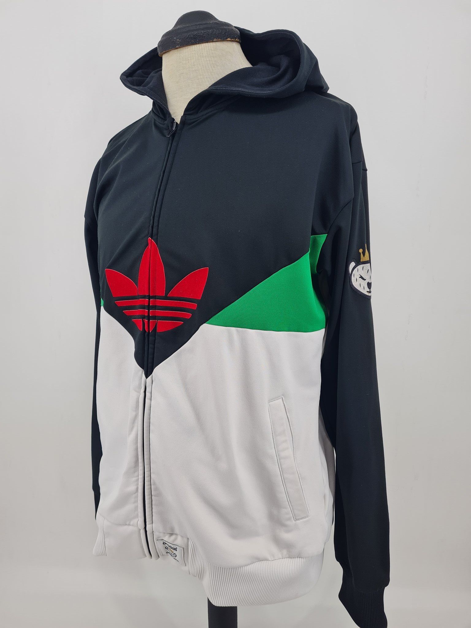 doen alsof inhoud Roestig Typically Casual Buy/Sell/Trade on Twitter: "RT @PontoneClassics: 2016  adidas Originals x Nigo Colorado Hooded track top Size L £35  https://t.co/Jp4HViLN8i #pontoneclassics #ad…" / Twitter