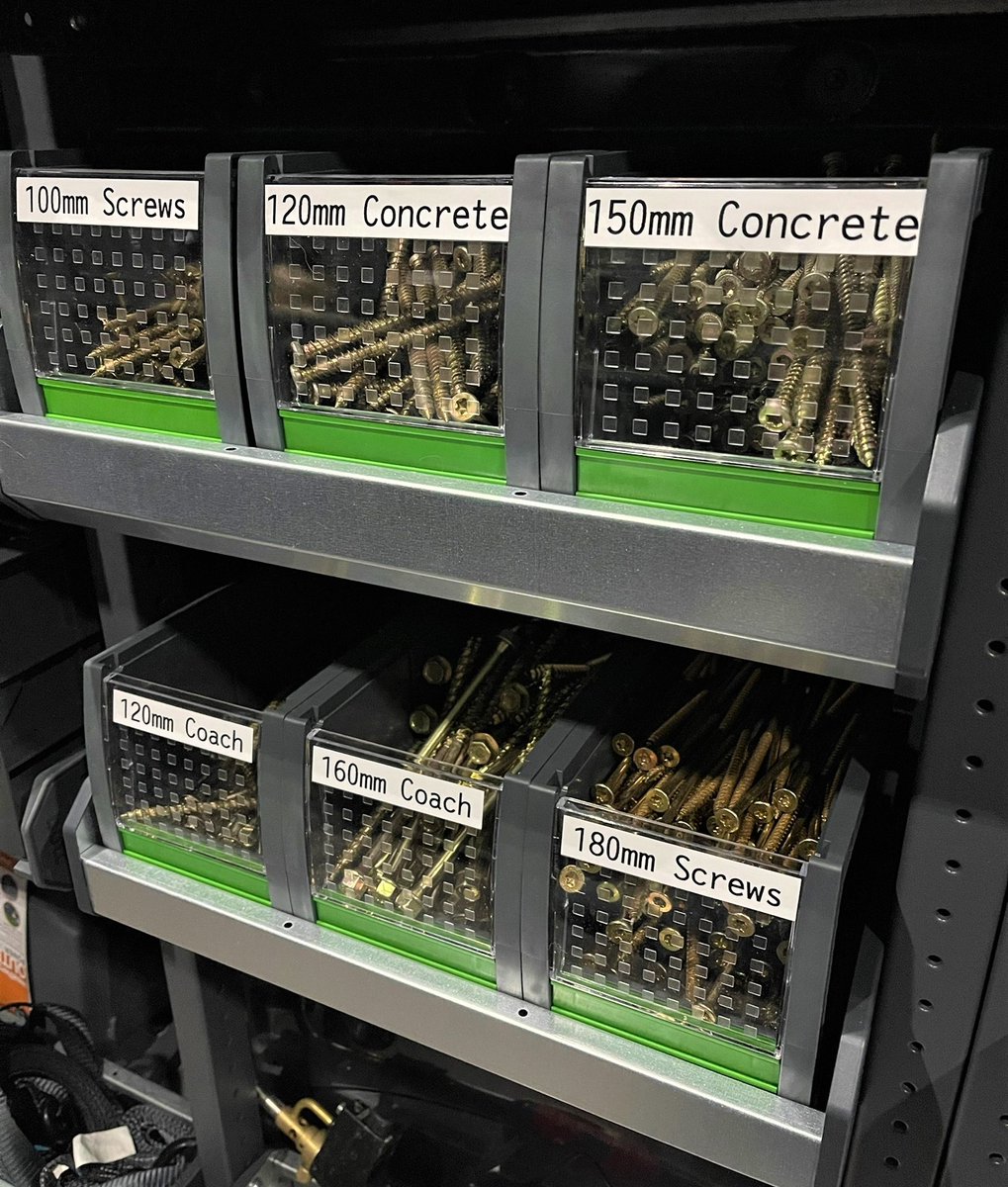 Talk about organised! 🔥🤙🏼
⁣⁣⁣⁣
#vanracking #racking #vanstorage #vanshelving #tools #toolbox #toolstorage #festool #systainer3 #trade #vangoals #vanlife #onthetools #landscape #construcion #garden #gardenbuild #bottmodulo3 #selffit #bottsmartvan #worksmartbott